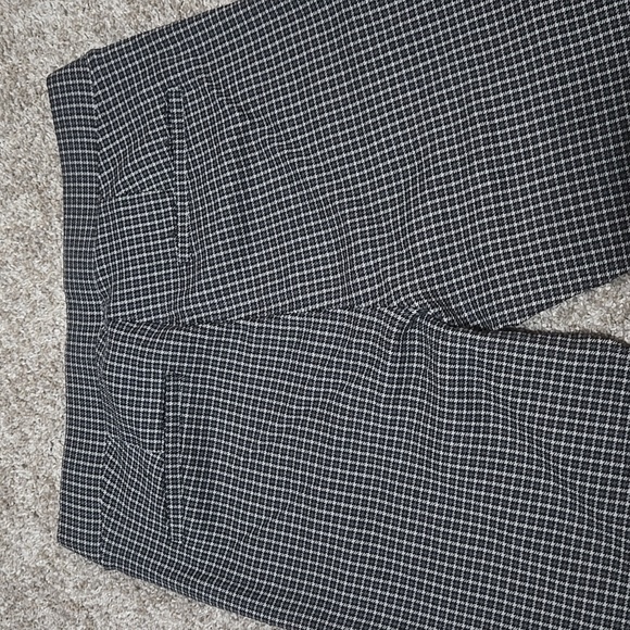 Simply Vera skinny plaid pull on pants in medium - Picture 3 of 10